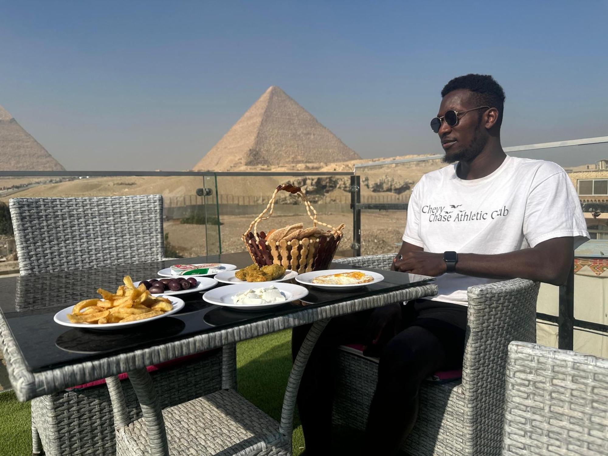 La Scarab Pyramids View Hotel